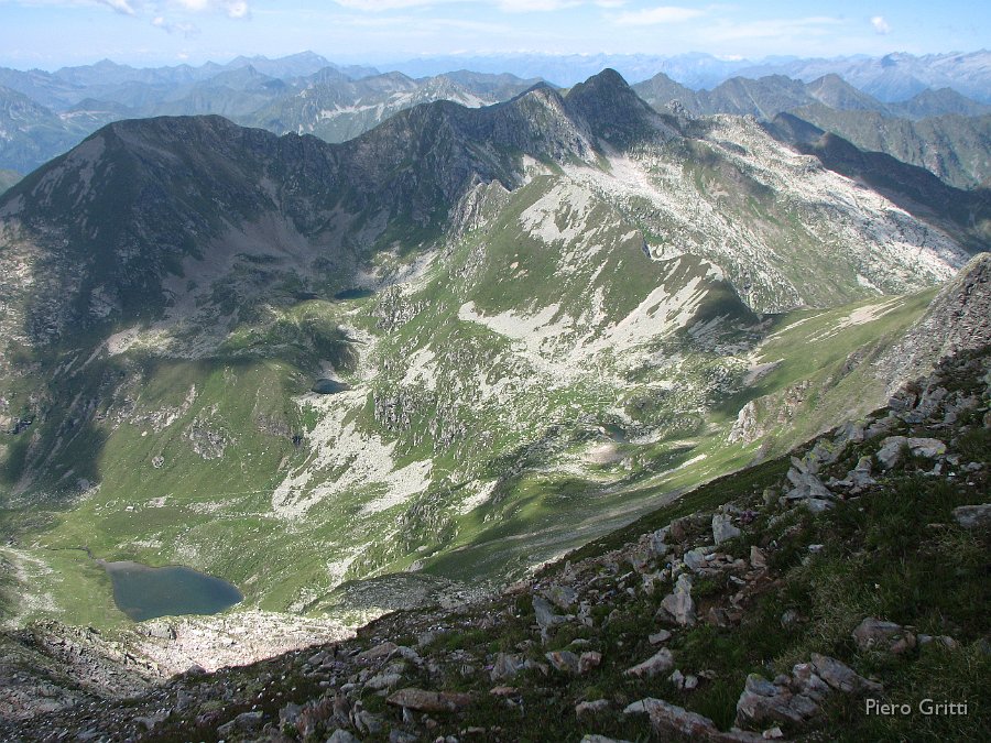 Masoni 167.jpg - Il Lago di Valsambuzza e, sopra, i Laghi di Caldirolo